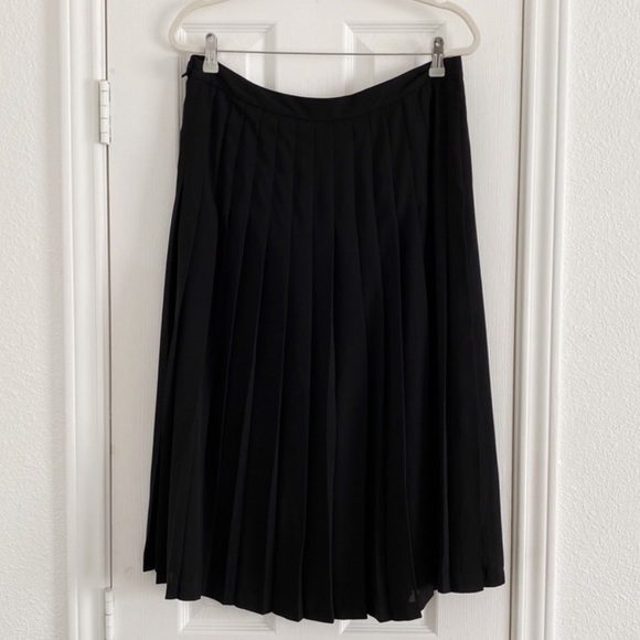 C H A U S, black pleated midi skirt. - Picture 10 of 11